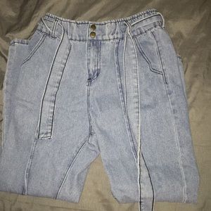 Waist wrap boyfriend jeans